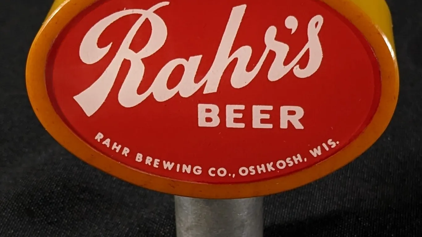 RAHR'S BEER BAKELITE TAP KNOB RAHR BREWING CO OSHKOSH WISCONSIN