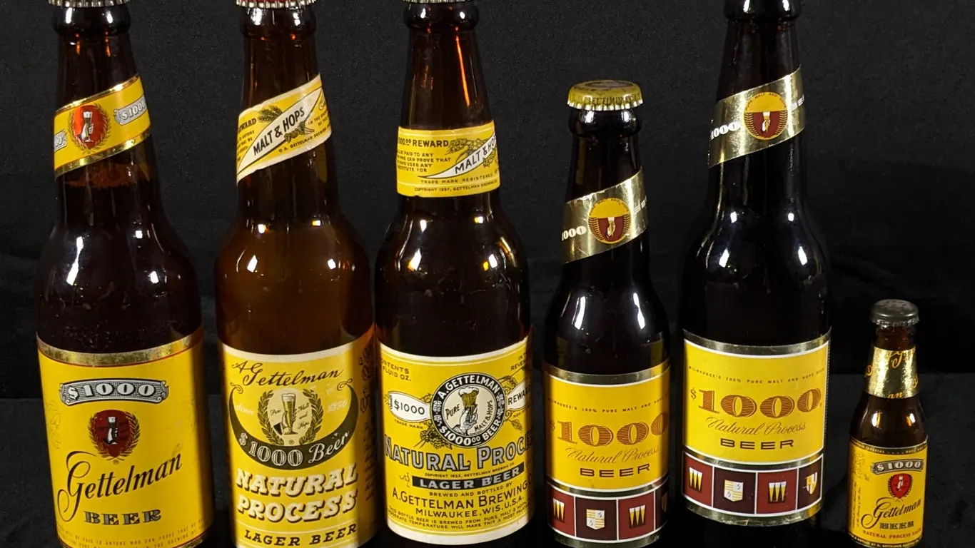 5 PAPER LABEL GETTELMAN BEER BOTTLES & MINI BOTTLE SALT & PEPPER SHAKER