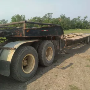 OFFSITE ZENON PARK: 1975 Low Bed Trailer