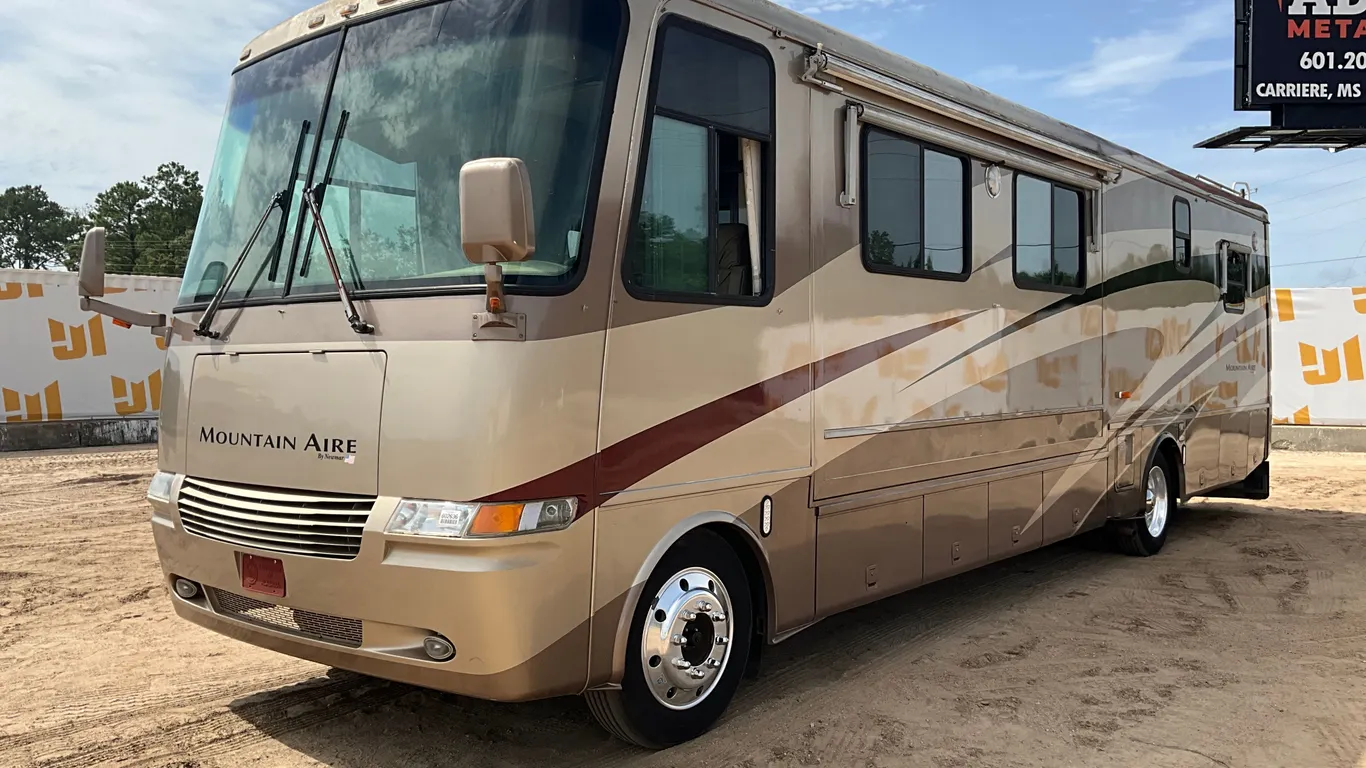 2003 WORKHORSE W22 VIN: 5B4MP67G733359907 MOTORHOME