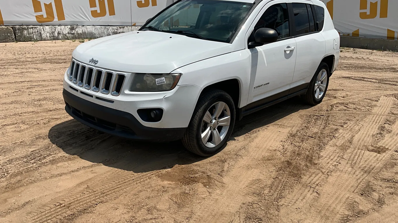 2016 JEEP COMPASS VIN: 1C4NJCBA3GD525051 FWD