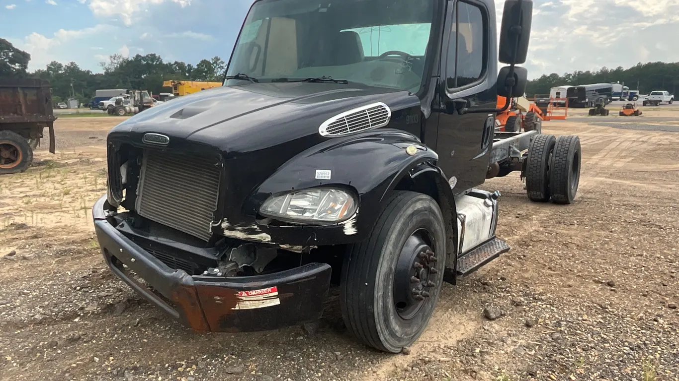 2018 FREIGHTLINER M2 S/A CAB & CHASSIS VIN: 1FVACWFD4JHJR9103