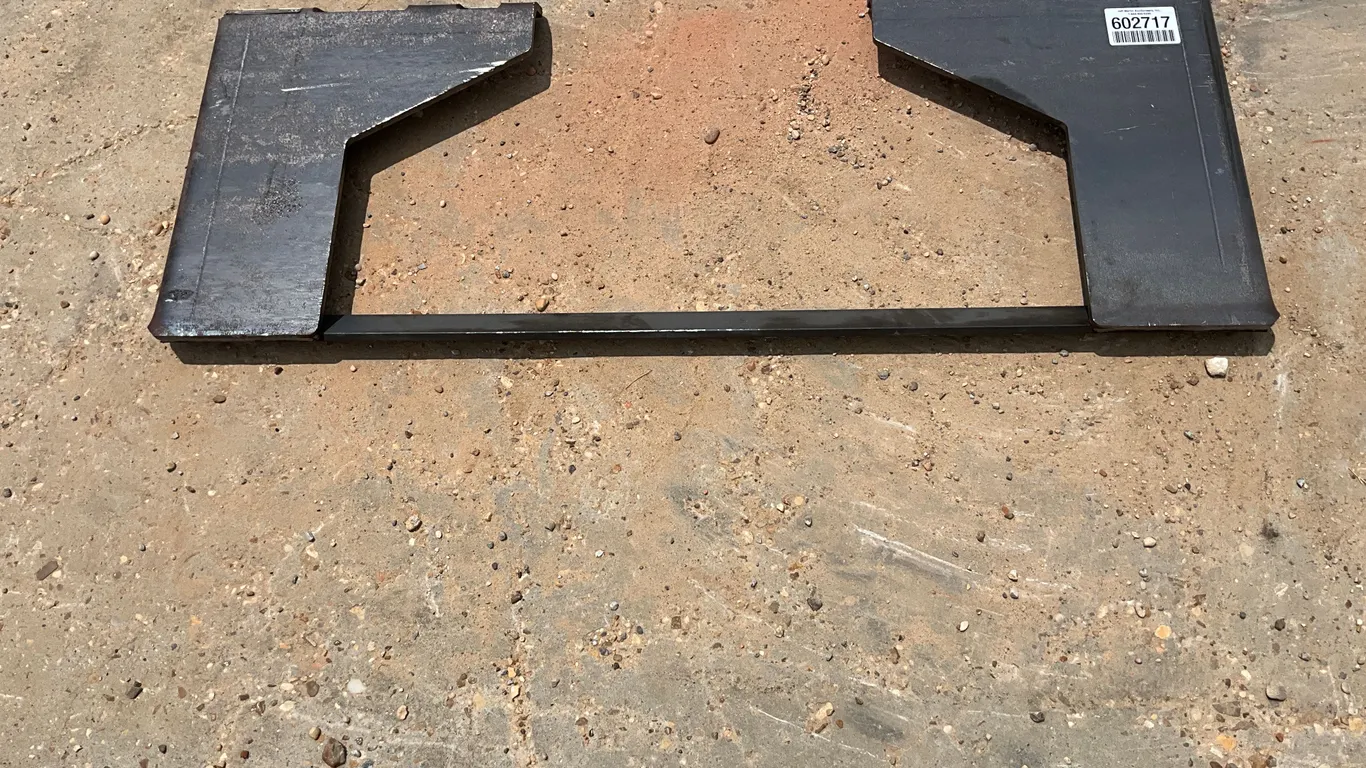 UNUSED MOUNTING PLATE