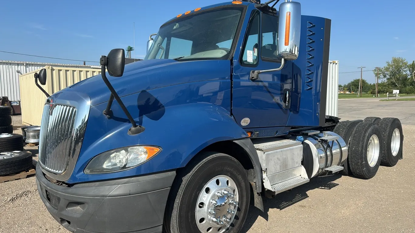 2017 International ProStar Plus 113 day cab