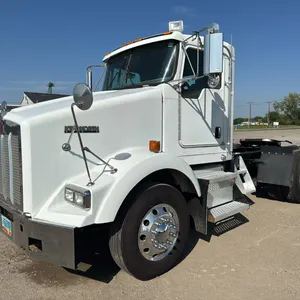 2005 Kenworth T800 tandem axle day cab