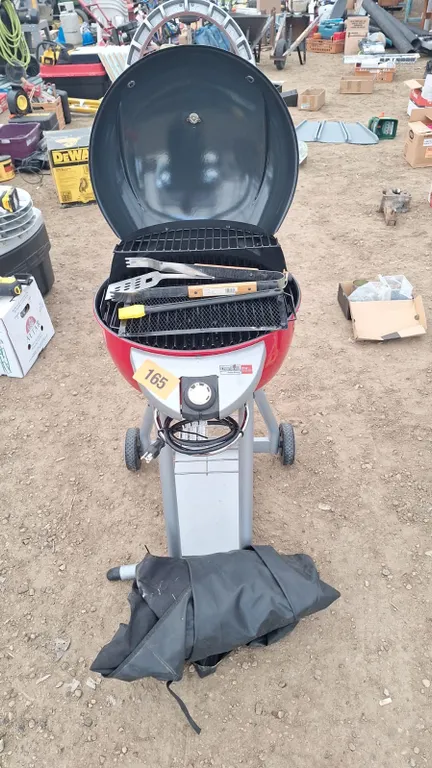 New electric bbq with cover