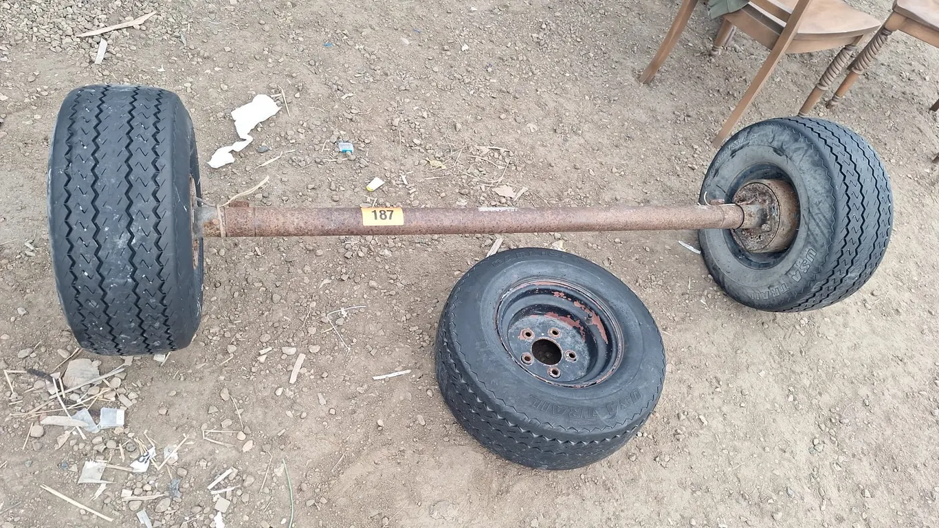6 Ft Axle with 3 tires