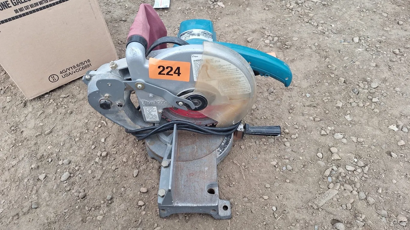 Makita miter saw