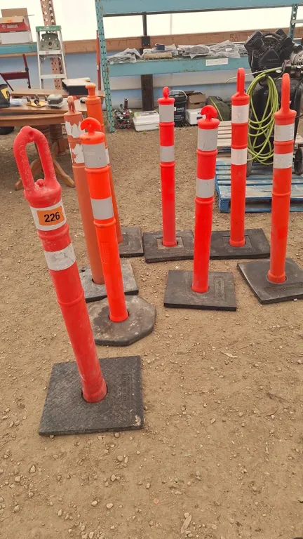 8 Pylons
