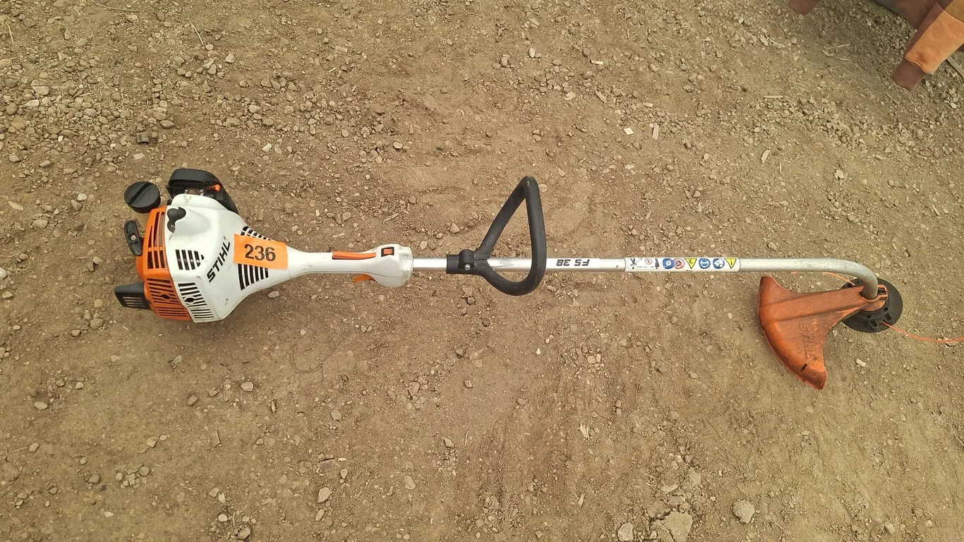 Stihlfs 38 weed eater ( Working condition)