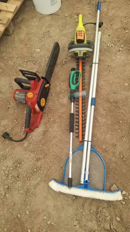Miscellaneous lot of electric chainsaw trimmer and more