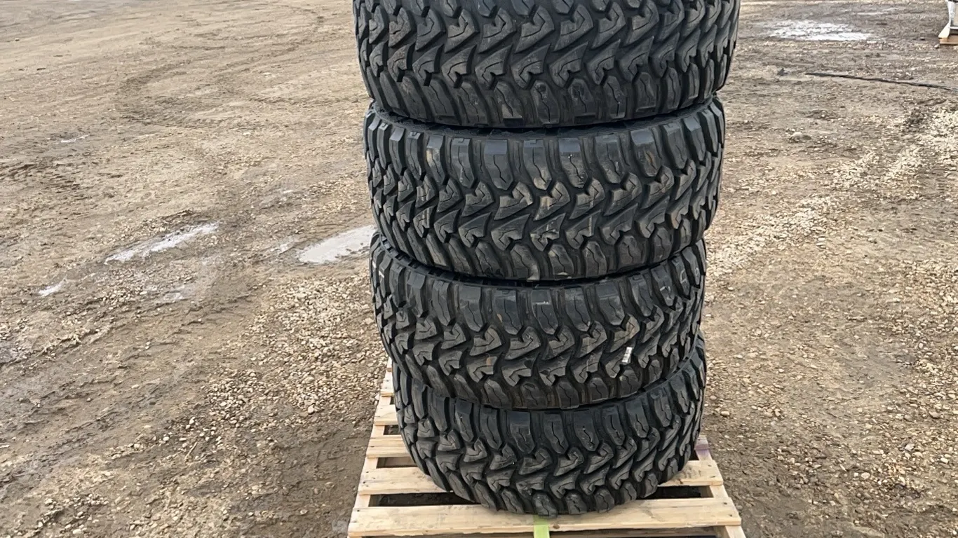 4 - NEXEN ROADIAN MTX 37x13.50 R22 TIRES