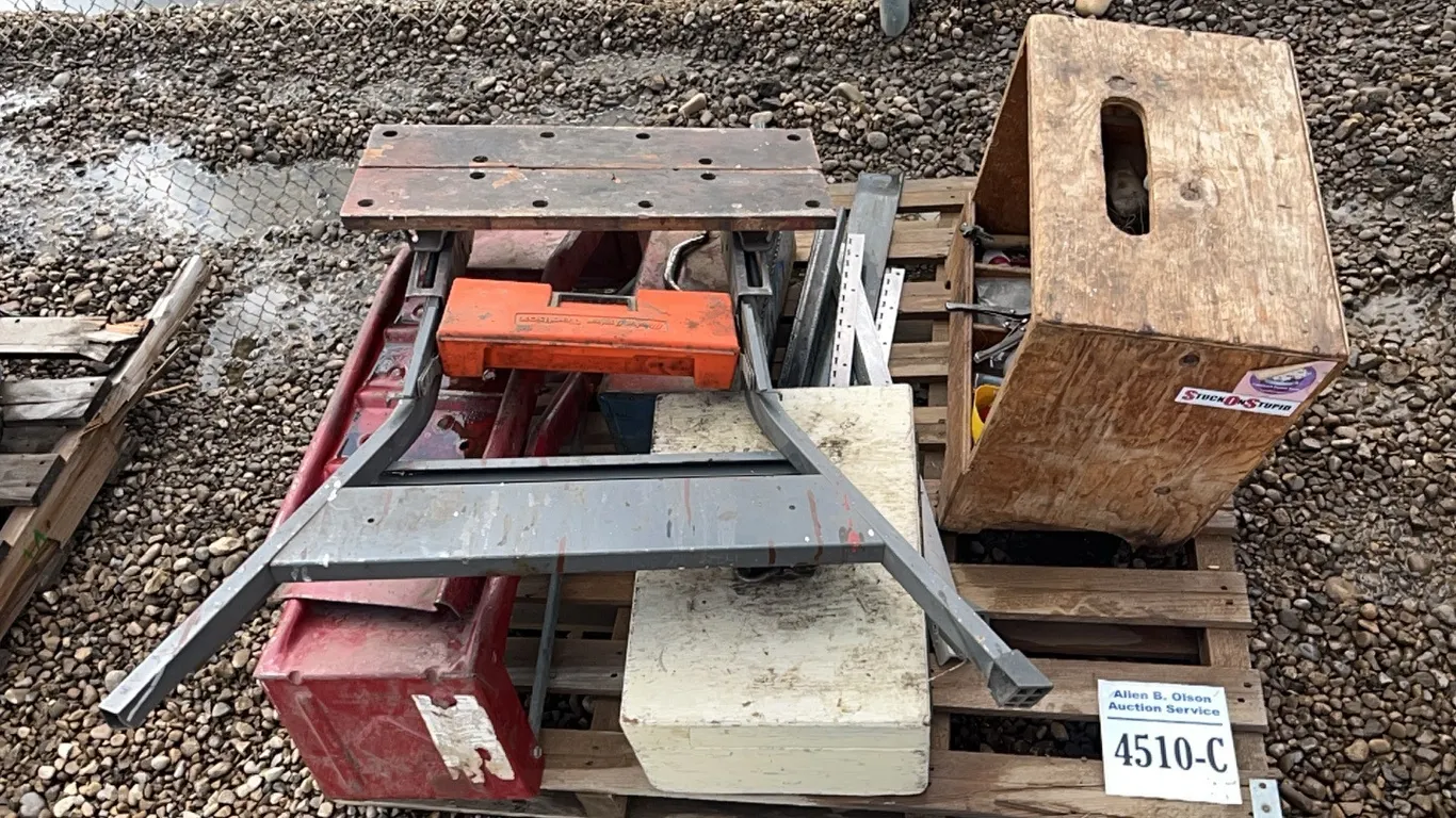 SET OF SAW HORSES, CAR RAMPS, ASSORTED GRINDER DISCS, HAND TOOLS