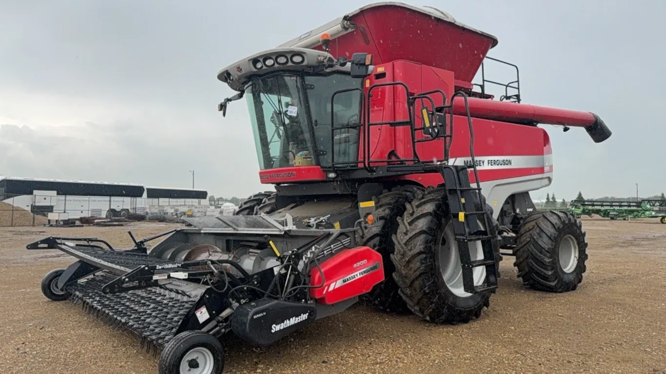 MF 9895 SP COMBINE - s/n 9195HUC8144 w/ MF 4200 15' SWATHMASTER PICK-UP - s/n SU41302 - MANUALS IN OFFICE
