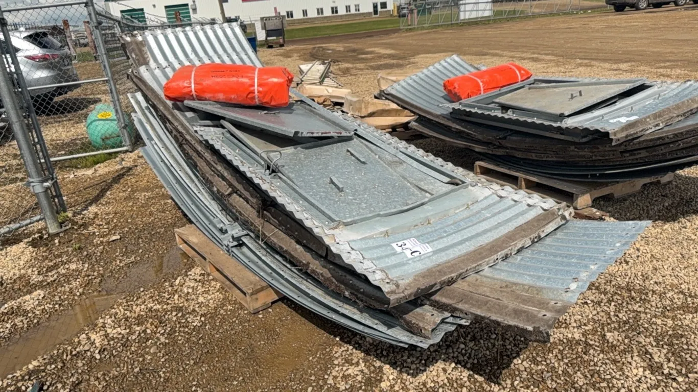 TWISTER GRAIN BIN
