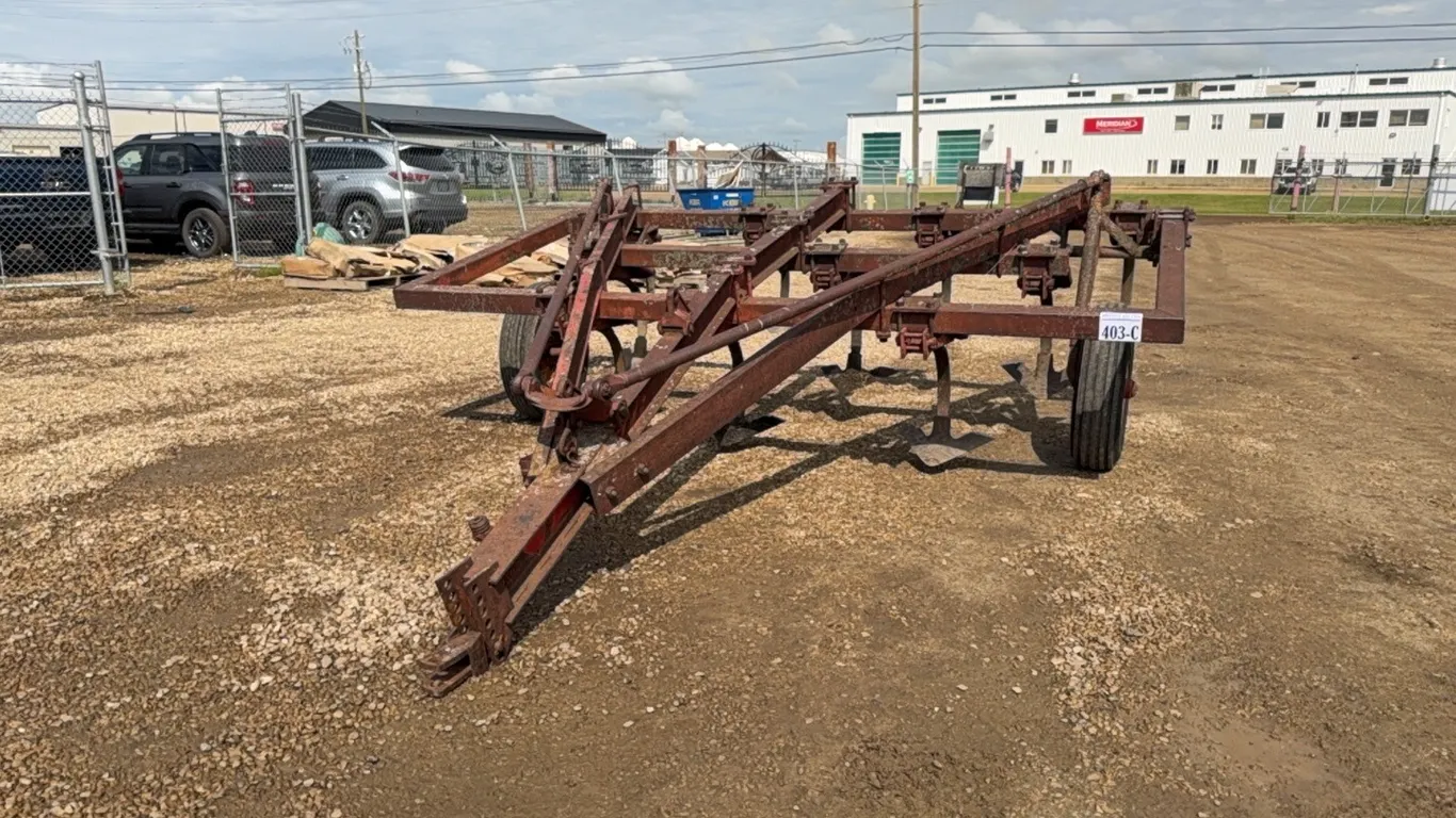 MASSEY FURGUSON 124 10' CULTIVATOR w/ SHOVELS - s/n 006332