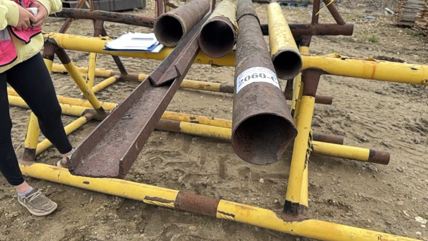 2 - 4' 6" X 7" PIPE 1 - 9' 1" X 5" PIPE 1 - 6' X 5" PIPE 1 - 9' 1" X 4" CHANEL 1 - 9' 10" X 4" CHANEL