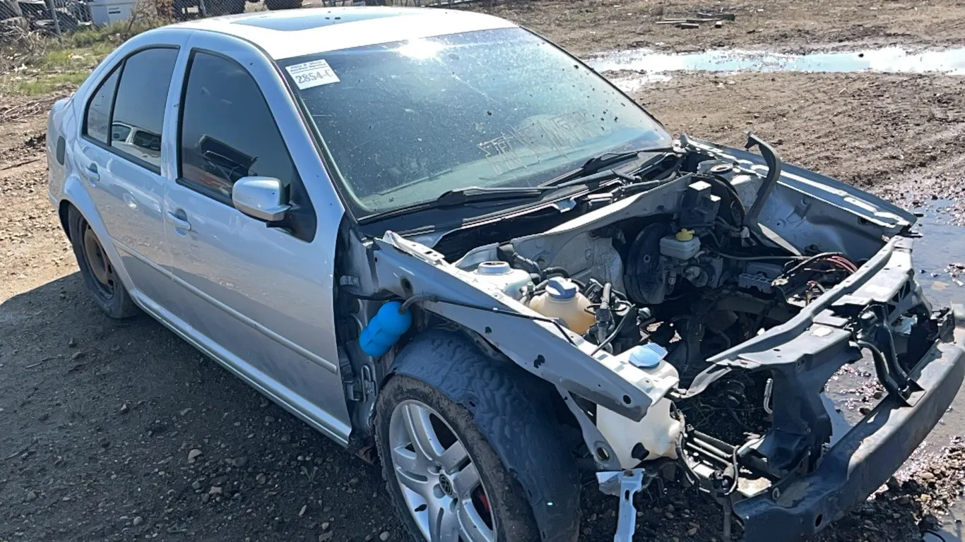 2003 VOLKSWAGEN JETTA FWD SEDAN - REBUILT STATUS - NOT RUNNING/PARTS UNIT - VIN: 3VWSE69MX3M087519