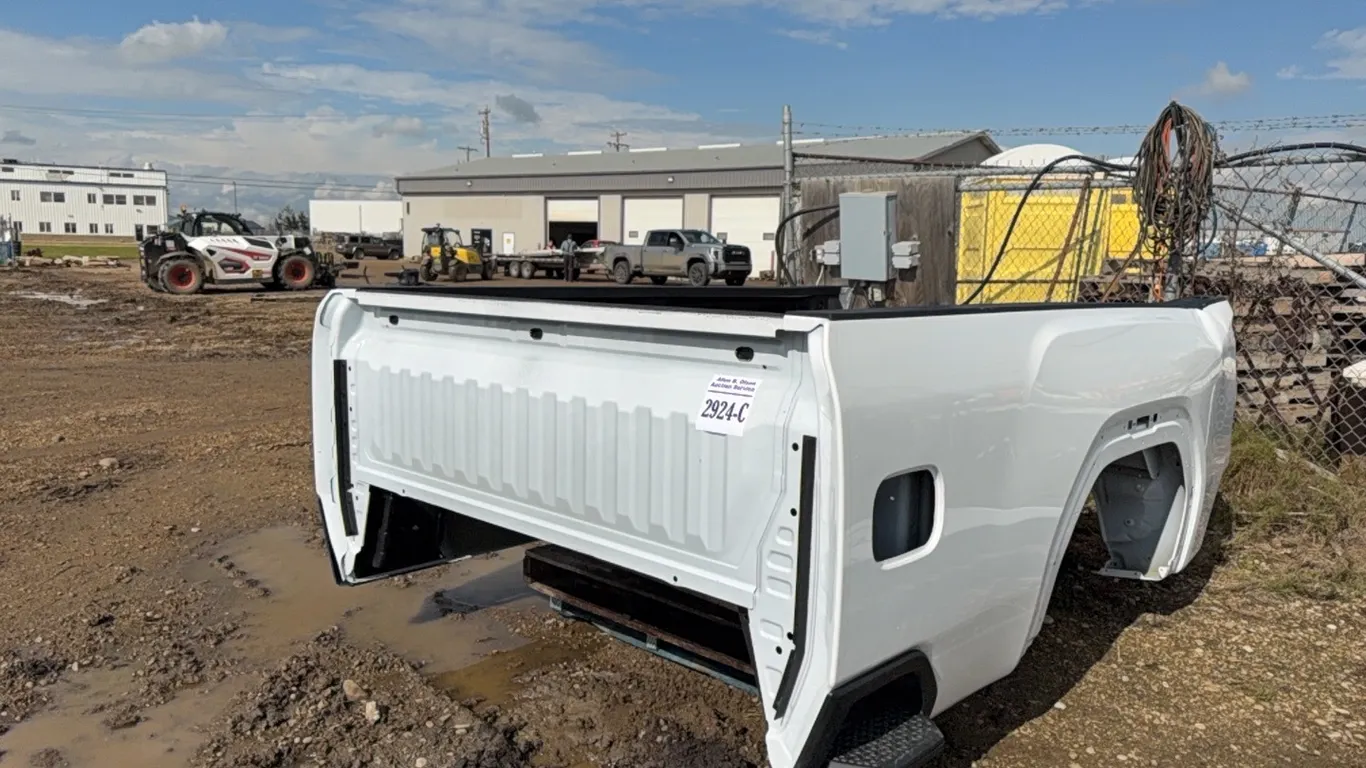 2026 GMC 8' HEAVY DUTY TRUCK BOX - DAMAGE TO SIDES