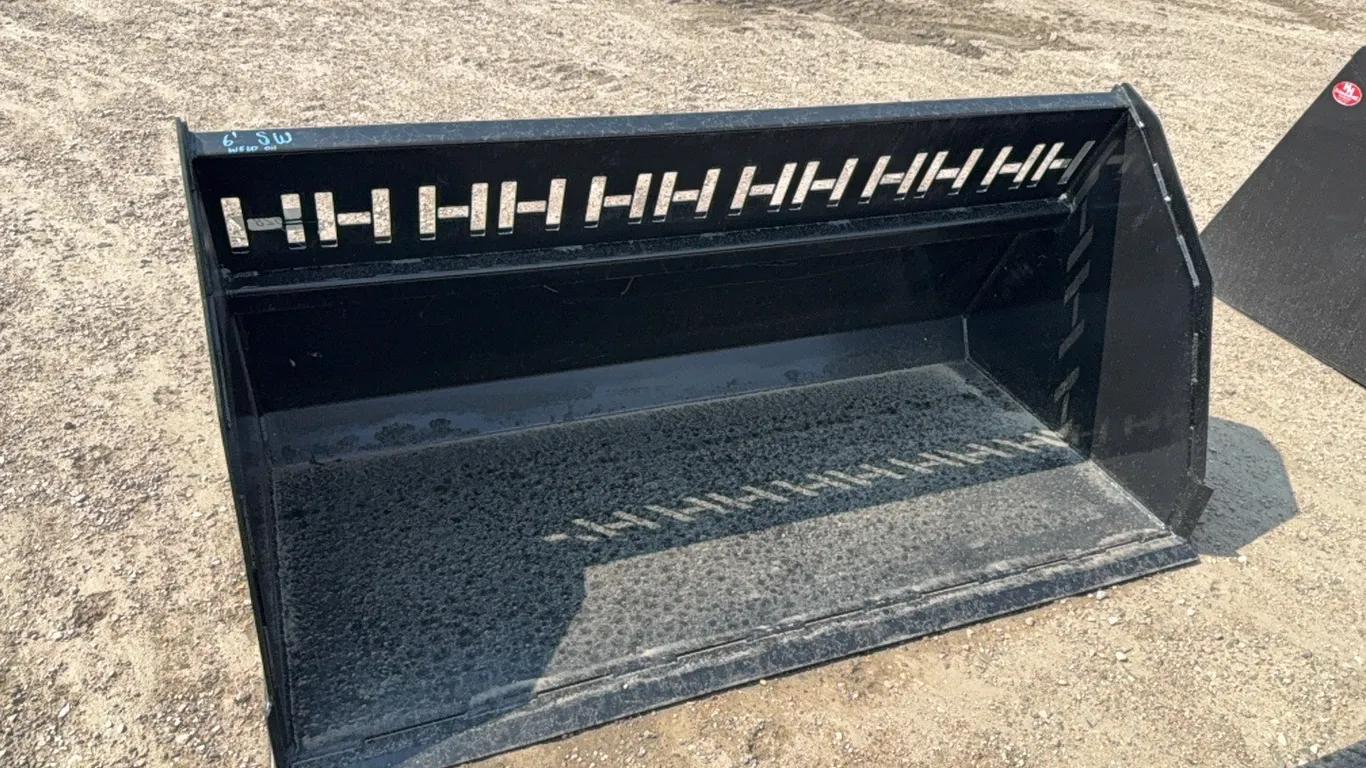 ID 4628 HH Skidsteer Attachment 6" Weld on Edge Snow Bucket