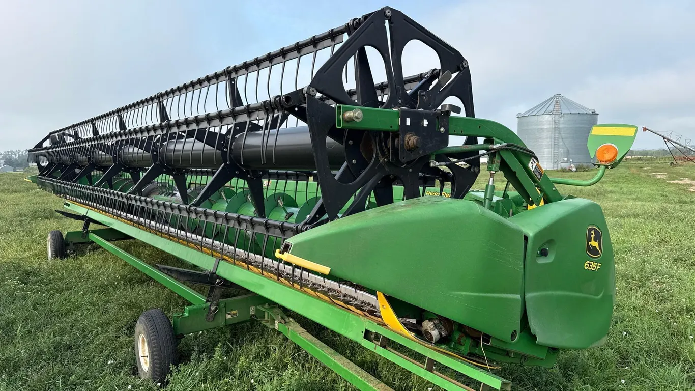 2009 John Deere 635F 35ft Hydraflex Bean Head