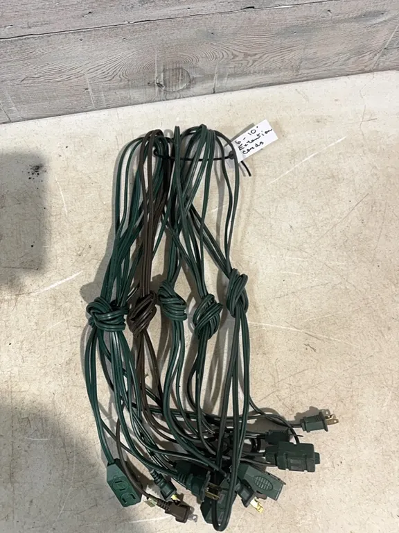 6 10’ extension cords