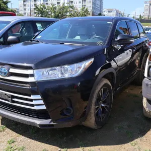 2019 Toyota Highlander Hybrid SUV (K892)
