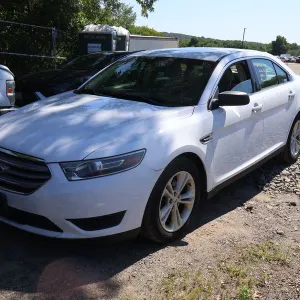 2016 Ford Taurus Sedan (F731)