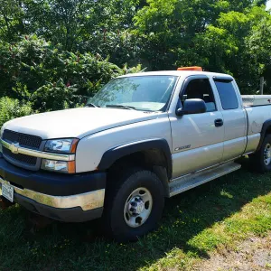 2004 Chevy  2500HD Silverado  Super Cab Pickup Truck