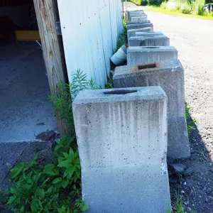 (20) Matching Concrete Barriers/Barricades