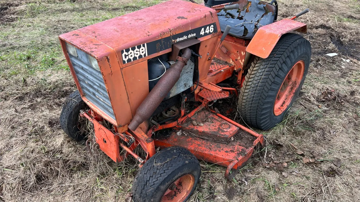 Case 446 Lawn Tractor