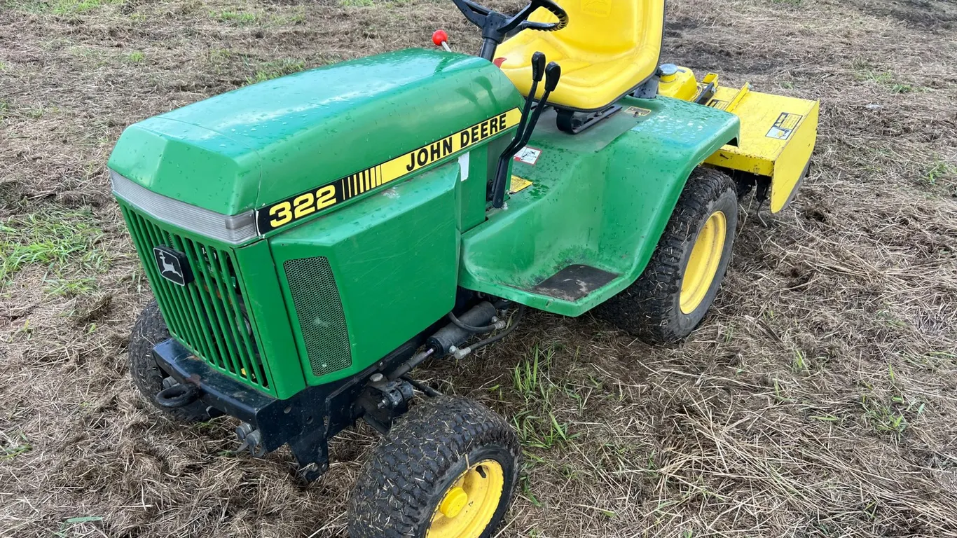 John Deere 322 2WD Garden Tractor