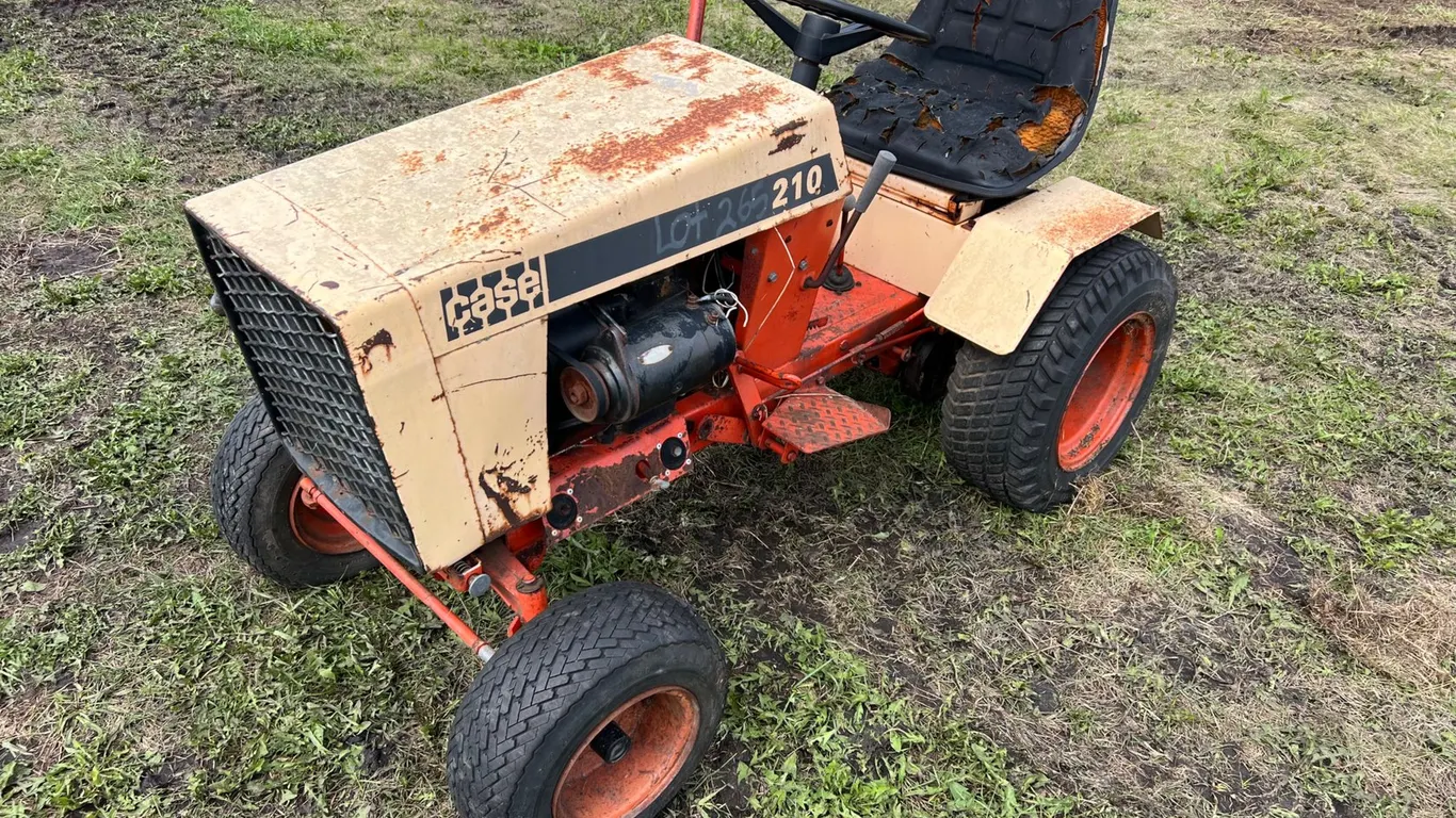 Case 210 2WD Garden Tractor