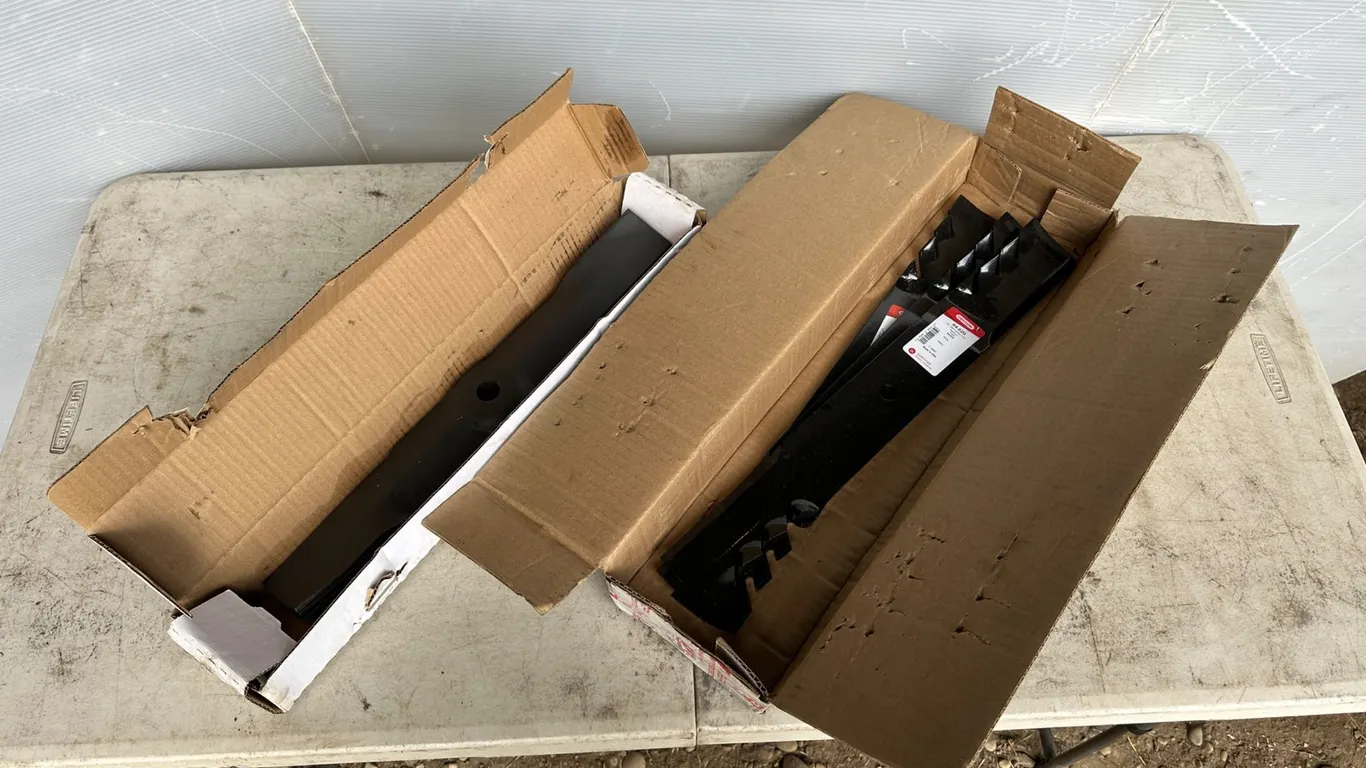 (6) Unused Lawn Mower Blades