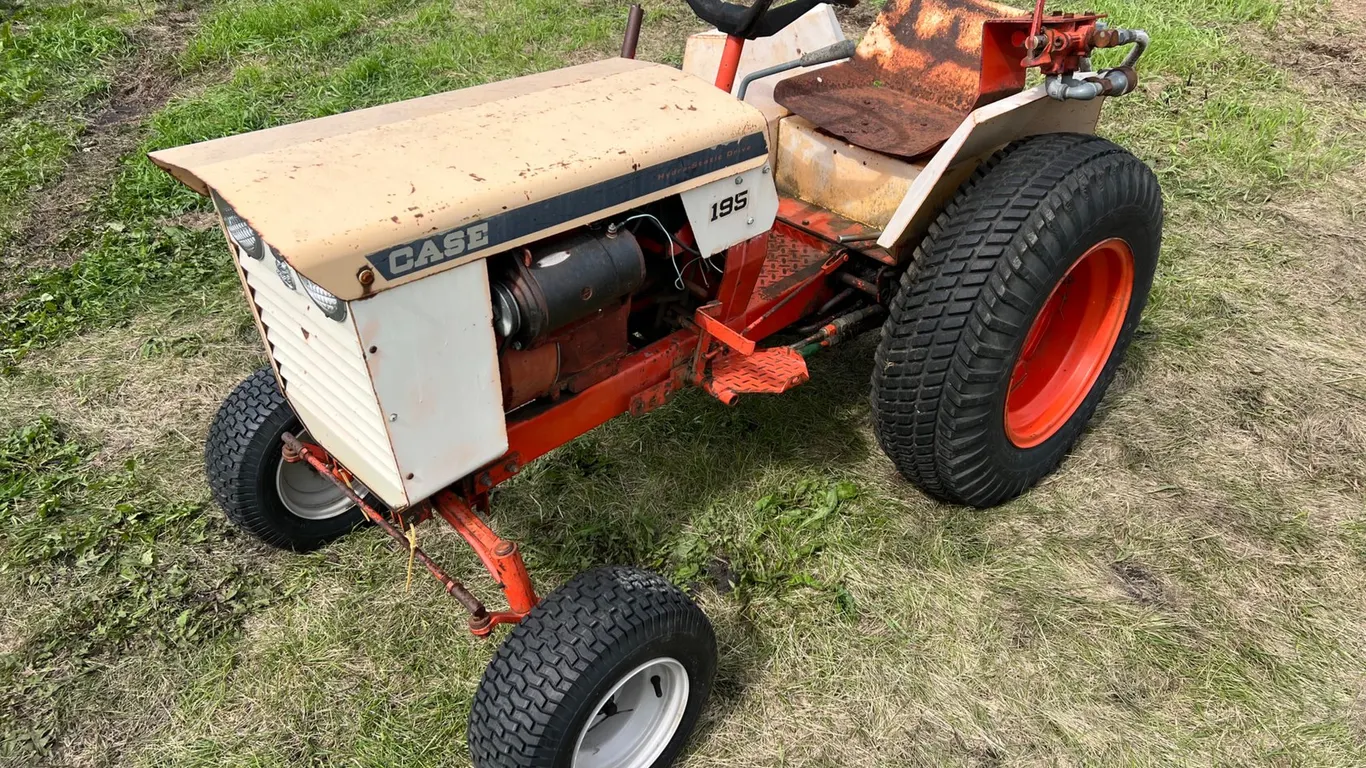 Case 195 2WD Garden Tractor