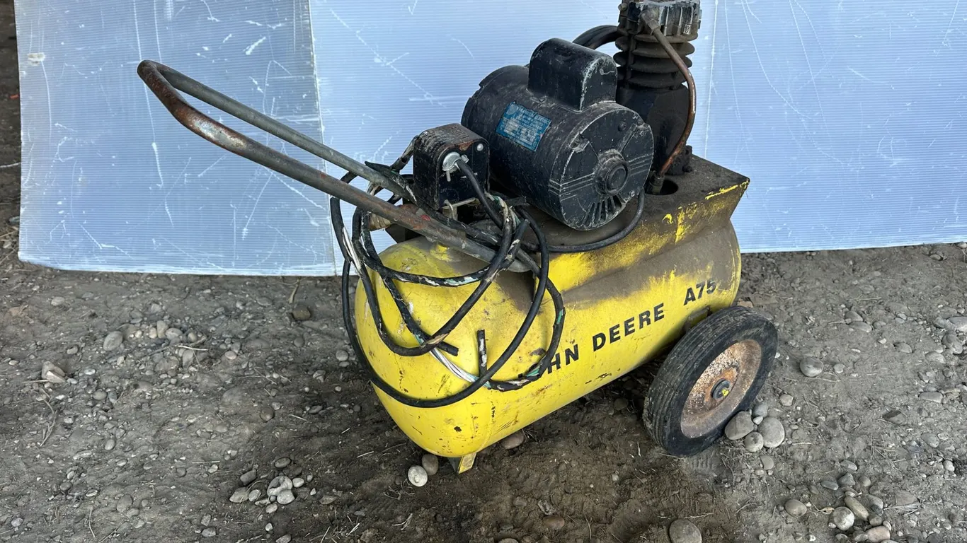 John Deere A75 Air Compressor