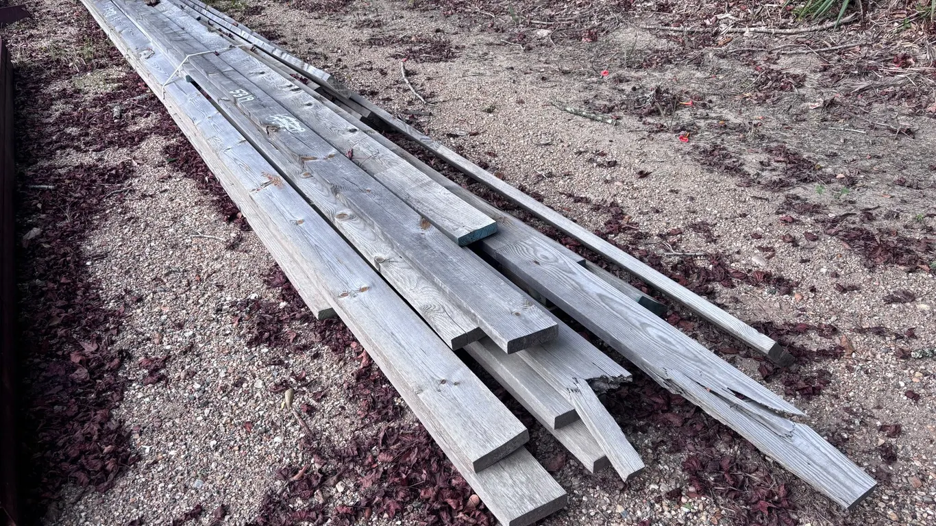 VARIOUS LENGTH BOARDS