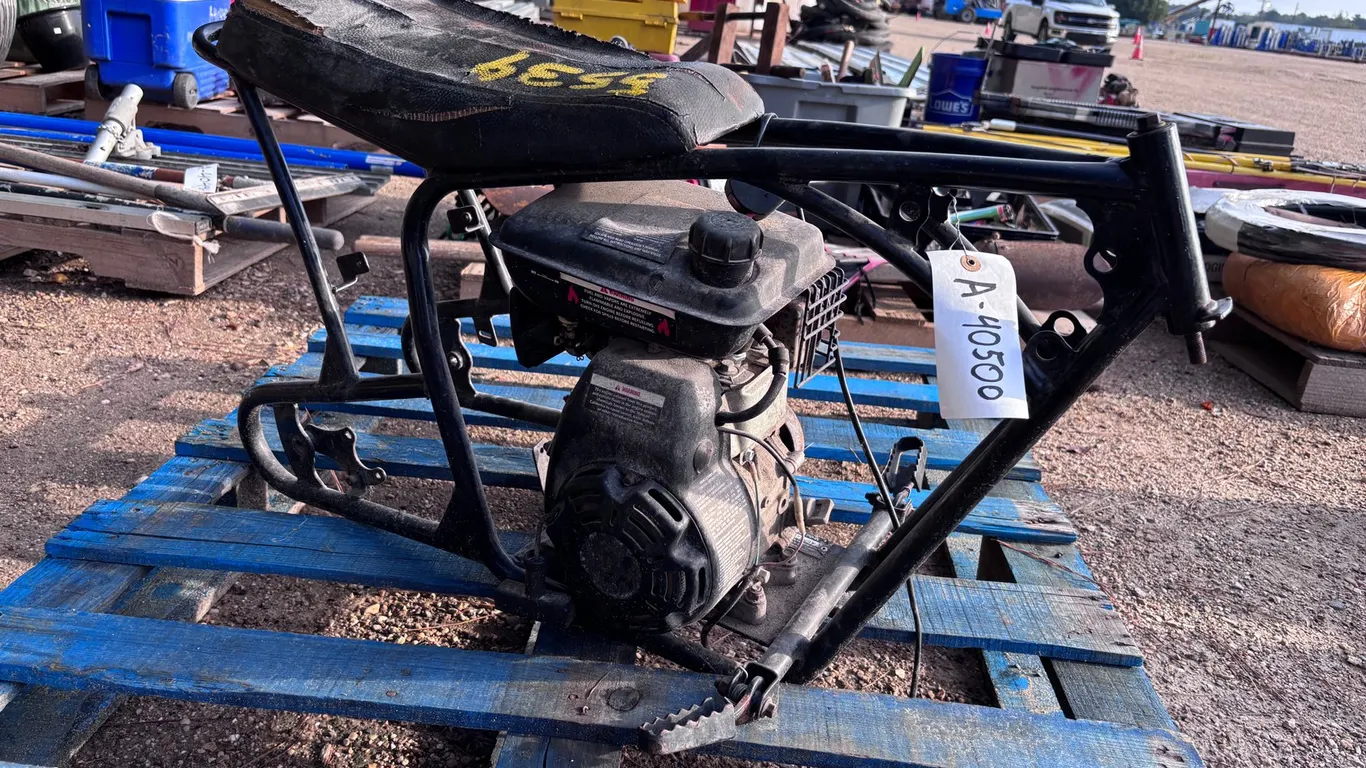 DIRT BIKE CHASSIS WITH ENGINE