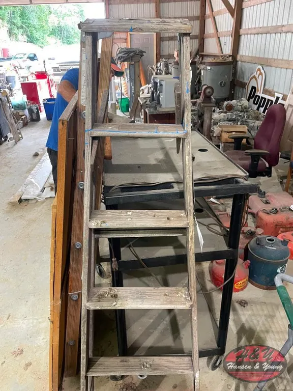 Wood Step Ladder