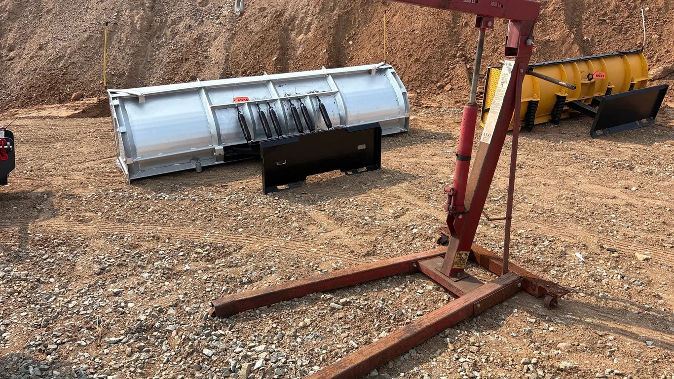 3000 LB Engine Hoist