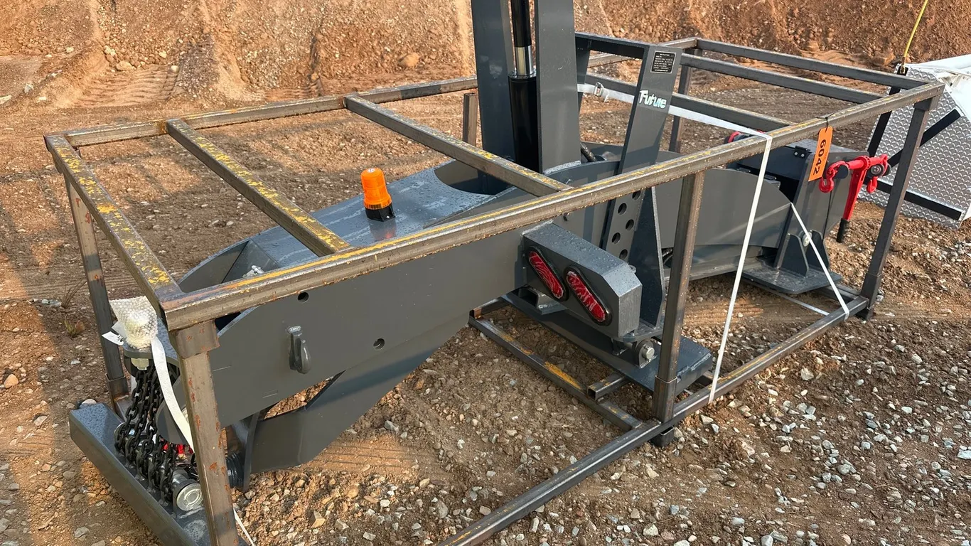 Unused Future TE31 Fifth Wheel Wrecker Attachment