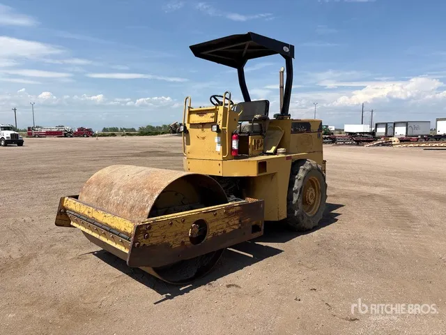 1994 Cat CS-433B Smooth Drum Compactor