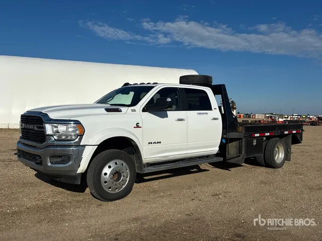 2019 Ram 5500 SLT 4x4 Crew Cab Flatbed Truck