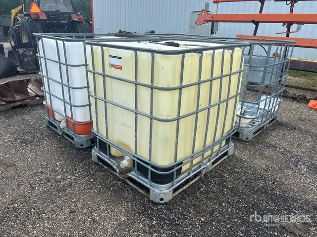 Quantity of Poly Totes And Cages