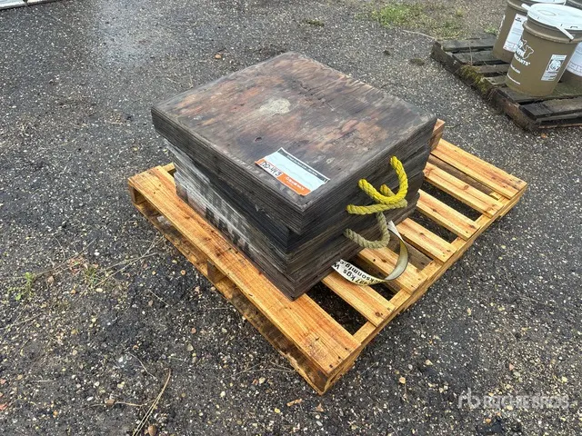 Quantity of (5) Miscellaneous Outrigger Pads