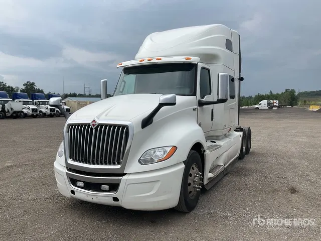 2022 International LT625 6x4 T/A Sleeper Truck Tractor