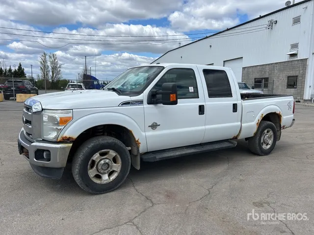 2013 Ford F-250 XLT 4x4 Crew Cab Pickup