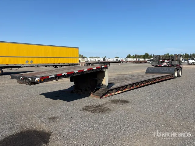 2009 XL Specialized XL 24FA 50 t Tri/A Removable Gooseneck Lowboy Trailer