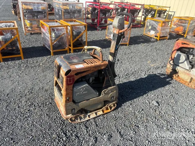 2020 Mikasa MVH-408GH Reversible Vibratory Plate Compactor (Inoperable)