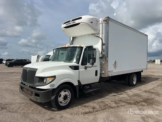 2014 International 4200 4x2 Refrigerated Truck
